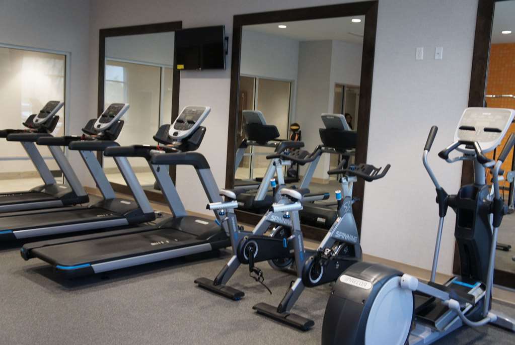 La Quinta Inn & Suites By Wyndham Kansas City Beacon Hill Facilities photo